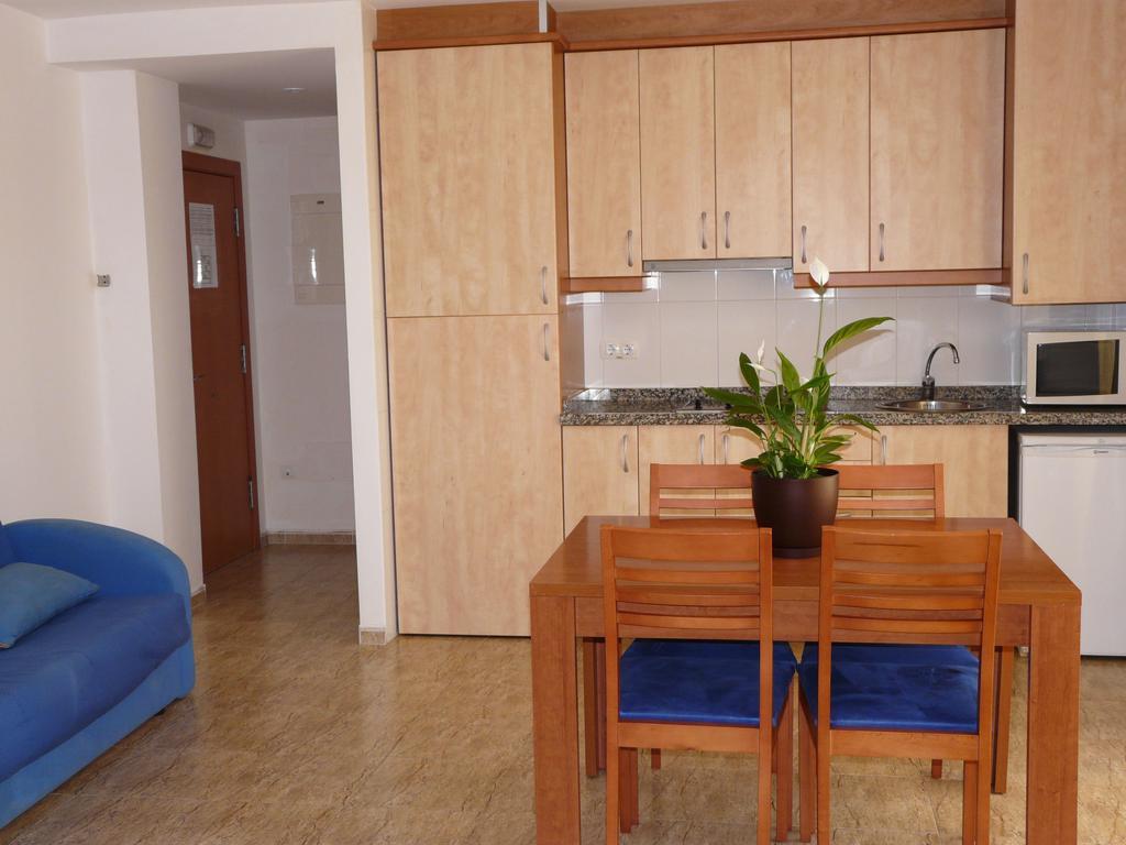 Apart Hotels Mar Blava Cubelles Habitación foto